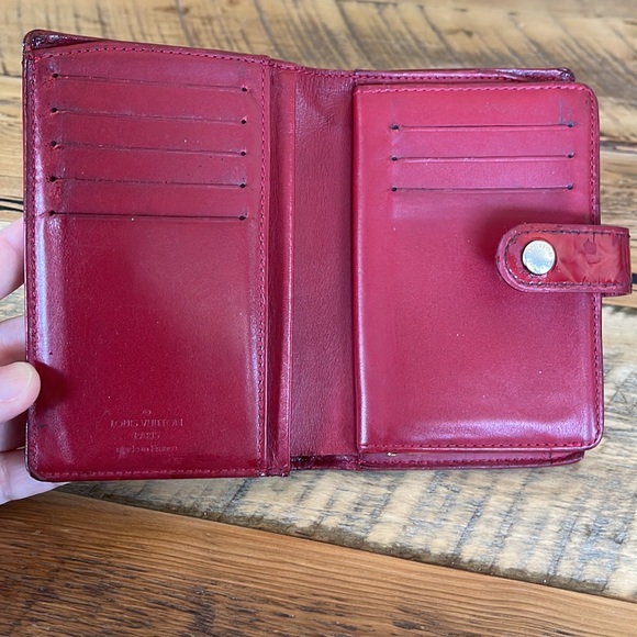 Louis Vuitton Red Kiss Lock Wallet - Picture 4 of 14